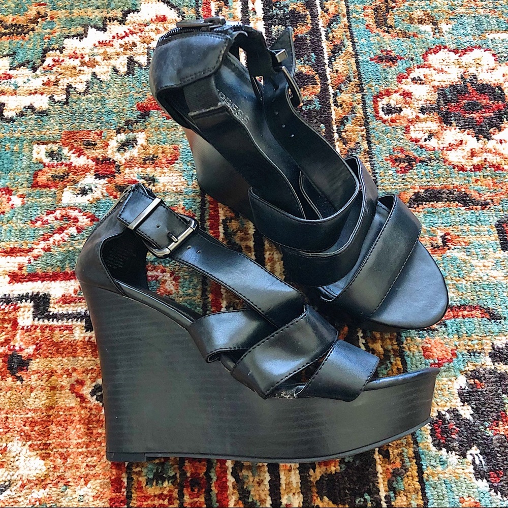 EXPRESS PLATFORM SANDALS